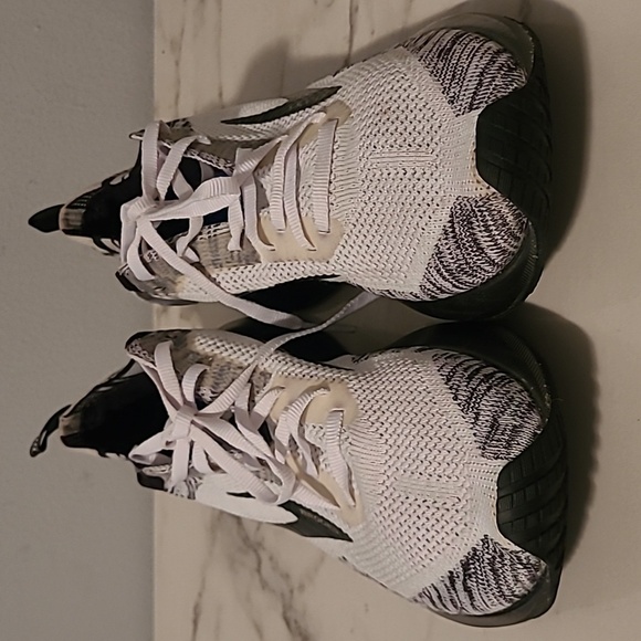 Brooks Levitate 4 Running Training Athletic Sneakers Wmn 9.5 Black White DNA AMP - Picture 4 of 16